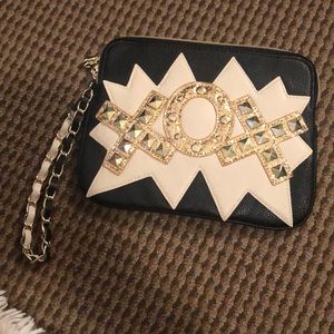 BETSEY JOHNSON XOX WRISTLET